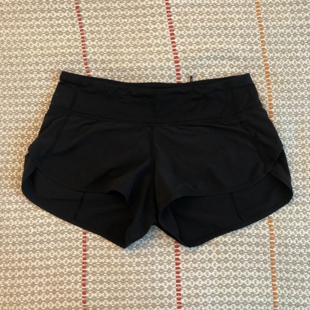 Lululemon Speed Up Shorts Sz 4 2.5"